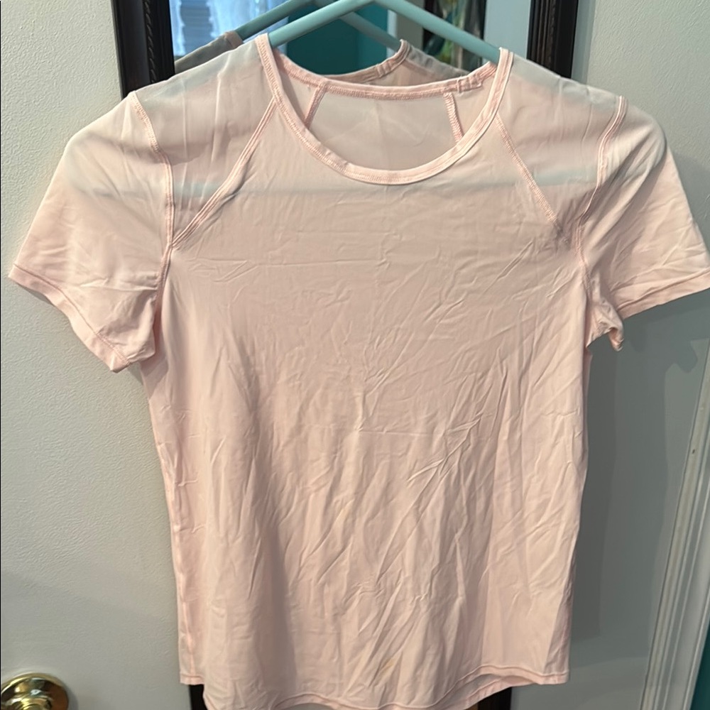 Lululemon Sculpt short sleeve in Strawberry Milk- size 2